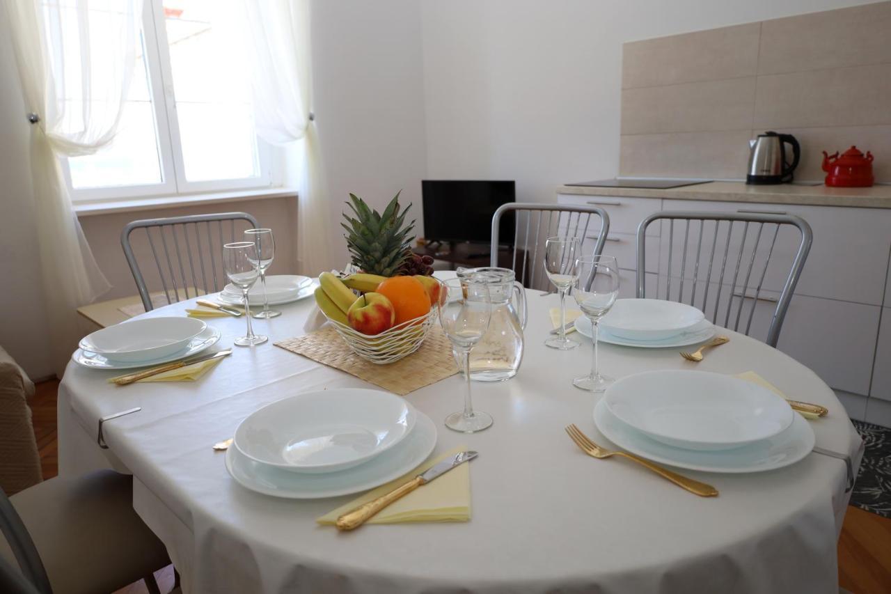 Apartman Dajana Supetar Exteriör bild