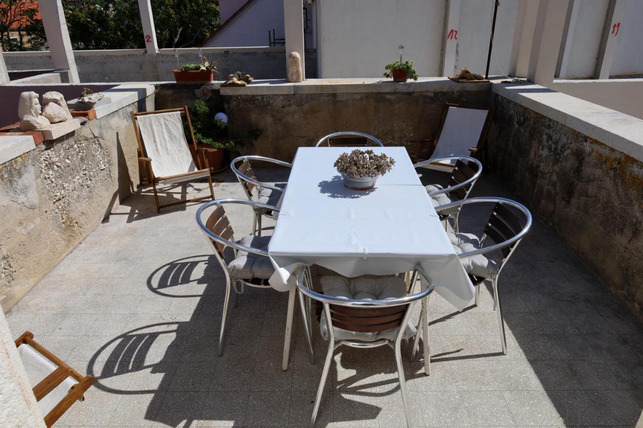 Apartman Dajana Supetar Exteriör bild