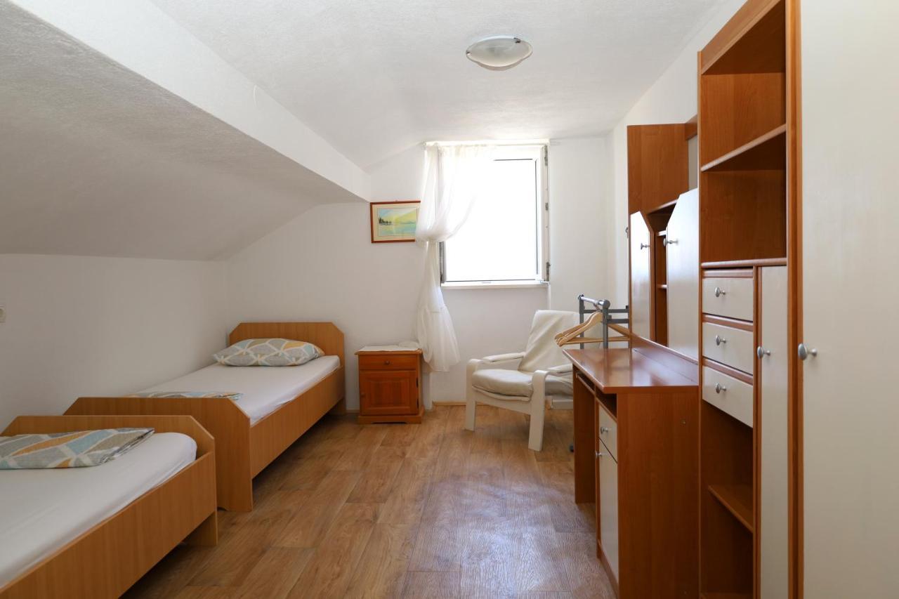 Apartman Dajana Supetar Exteriör bild