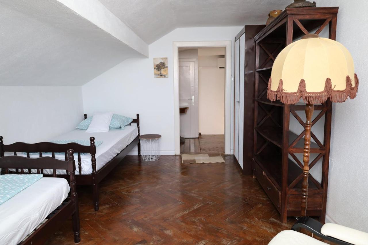 Apartman Dajana Supetar Exteriör bild
