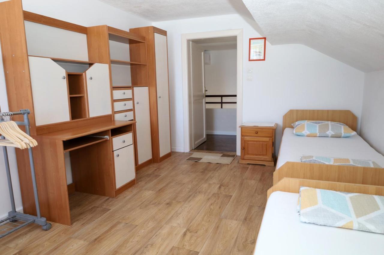 Apartman Dajana Supetar Exteriör bild