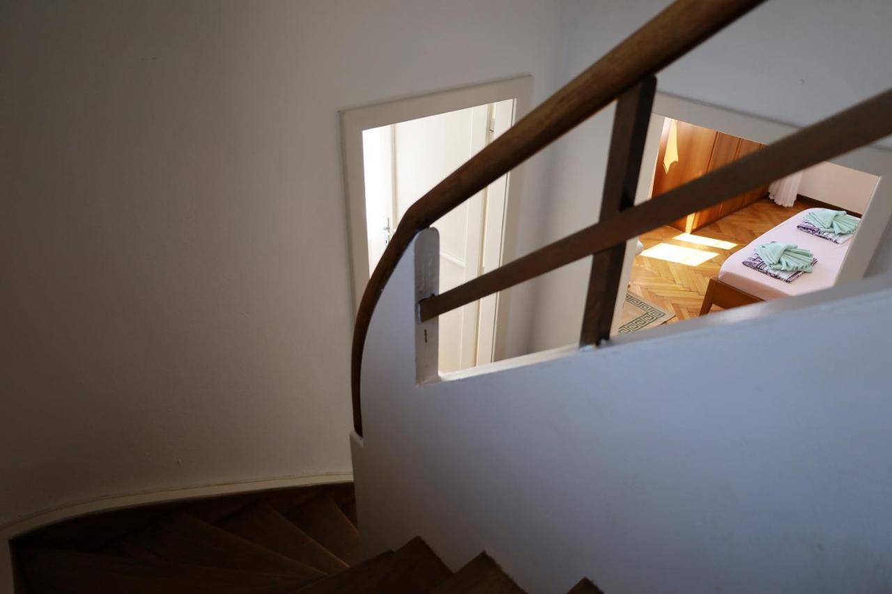 Apartman Dajana Supetar Exteriör bild